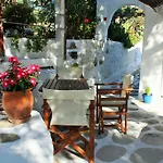 Meltemi And Appartement Logaras