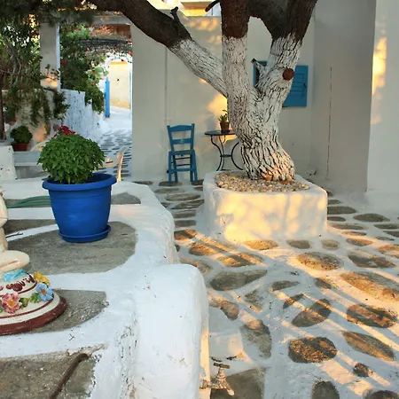 Meltemi And Apartment Logaras